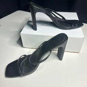 Chic Black Strappy Heels by Qupid